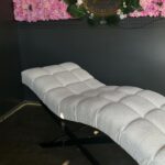 Anatomické lehátko na řasy Loft bílé buklé, černá konstrukce