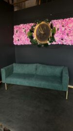 Pohovka Lounge 140см zelené buklé s polštáři, zlatá konstrukce - Obrázek 2