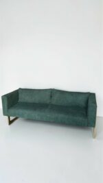 Pohovka Lounge 140см zelené buklé s polštáři, zlatá konstrukce