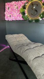 Lehátko Loft čtvercové prošívání, buklé taupe, černá konstrukce - Obrázek 3