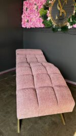 Lehátko Loft na řasy, čtvercové prošívání, zlatá konstrukce, růžová bouclé - Obrázek 5