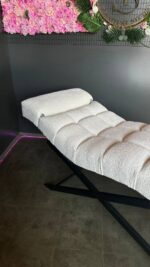 Kosmetické lehátko Loft s nastavitelným opěradlem, bílé bouclé, černé nohy - Obrázek 5