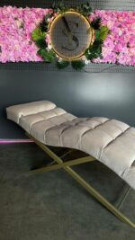 Kosmetické lehátko Loft na řasy, nastavitelná opěrka hlavy, zlatá konstrukce, béžový samet - Obrázek 6