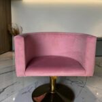 Kadeřnické křeslo oválné zlatá základna růžový velur | Křeslo do salonu