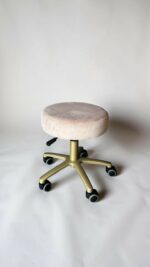 Stolička na kolečkách zlatá béžový velur | Taburet pro salon