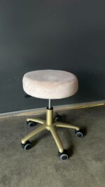 Stolička na kolečkách zlatá béžový velur | Taburet pro salon - Obrázek 3