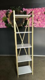 Regál Loft Gold White – kovový regál s policemi, bílé DTD, zlatý rám - Obrázek 3