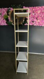 Regál Loft Gold White – kovový regál s policemi, bílé DTD, zlatý rám - Obrázek 4