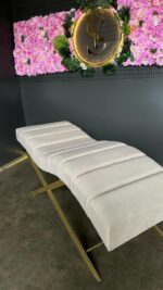 Lehátko Loft pro prodlužování řas, podélné prošití, zlaté nohy, světle béžový velur - Obrázek 4