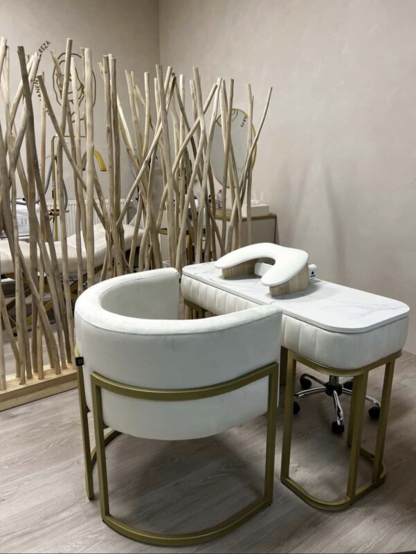 Manikúrní stolek Art Lux Square a křeslo Loft Oval od YS Furniture
